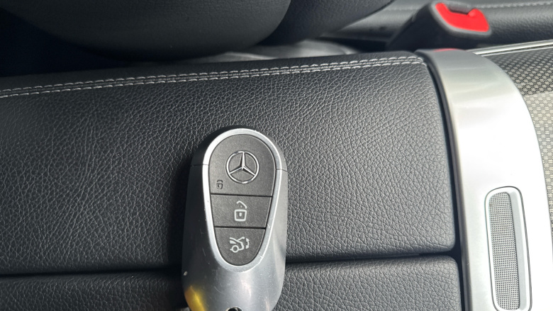 Mercedes-Benz C-Class C200 AMG Line Premium Plus 4dr 9G-Tronic Petrol Saloon